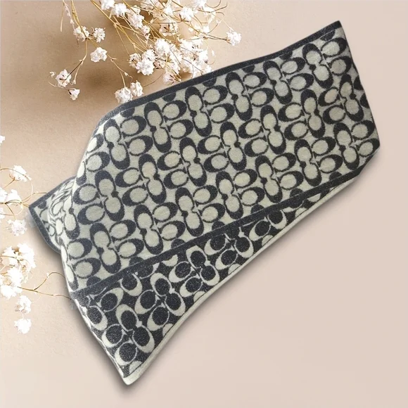 Coach Signature Monogram Wool Scarf-EUC - Picture 2 of 4